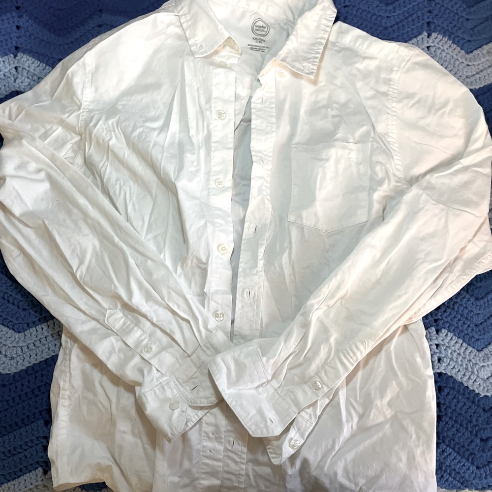 ✨Long Sleeve White Child’s Button Up✨